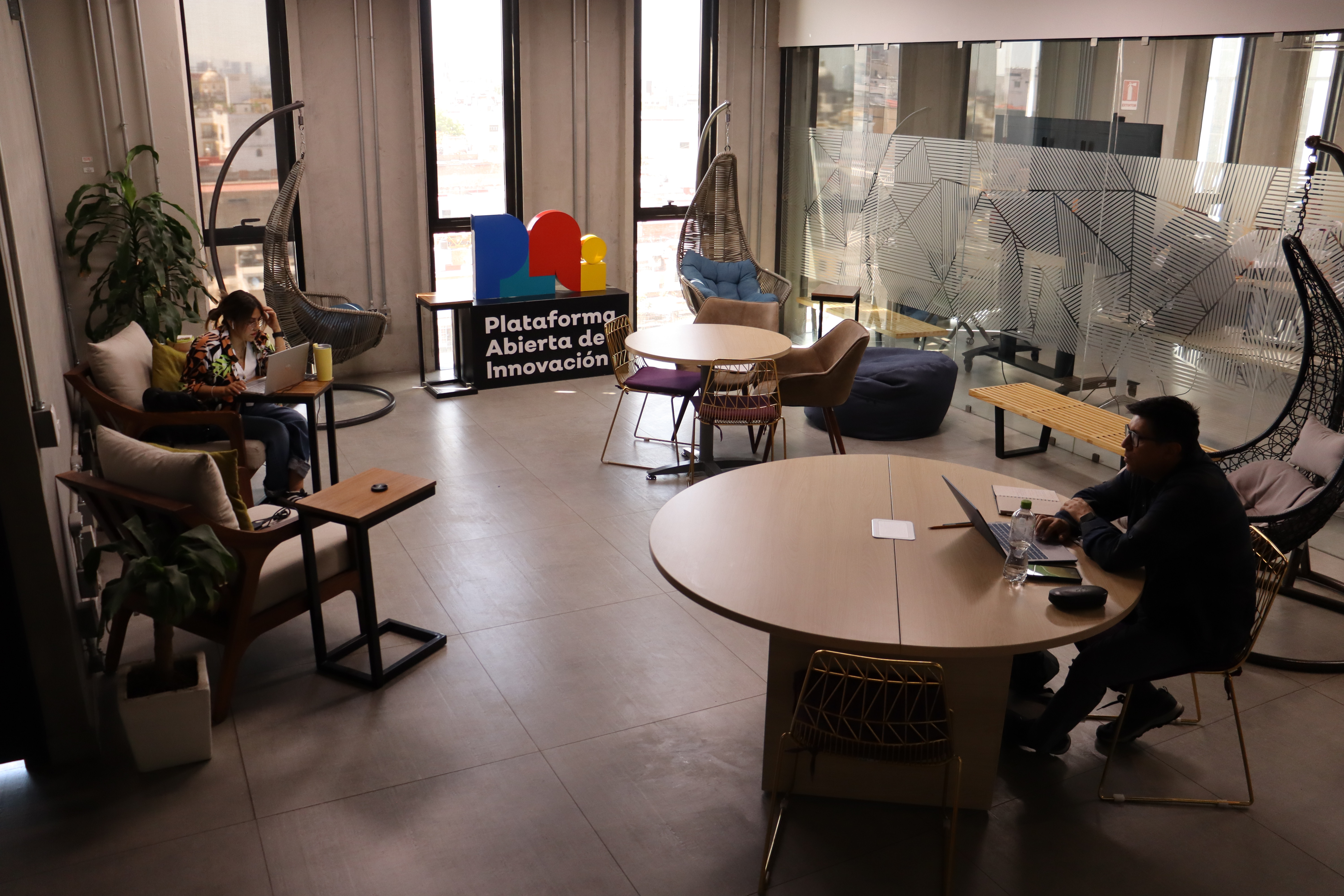Cowork y laboratorio multimedia